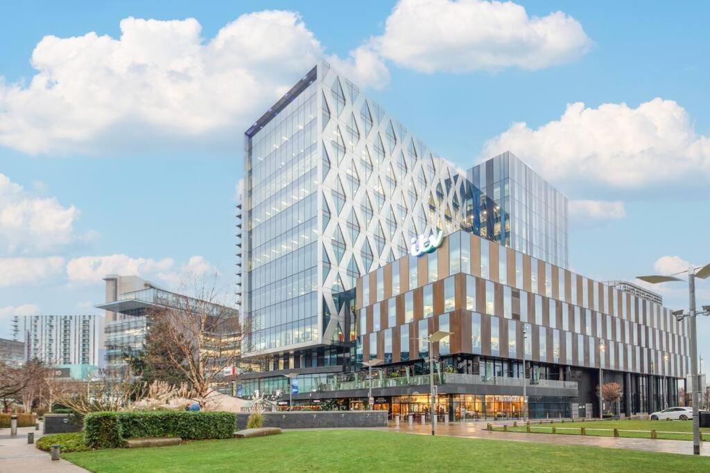 Stylish Mediacity 2Bed, Sleeps 6, Amazing Views 曼彻斯特 外观 照片