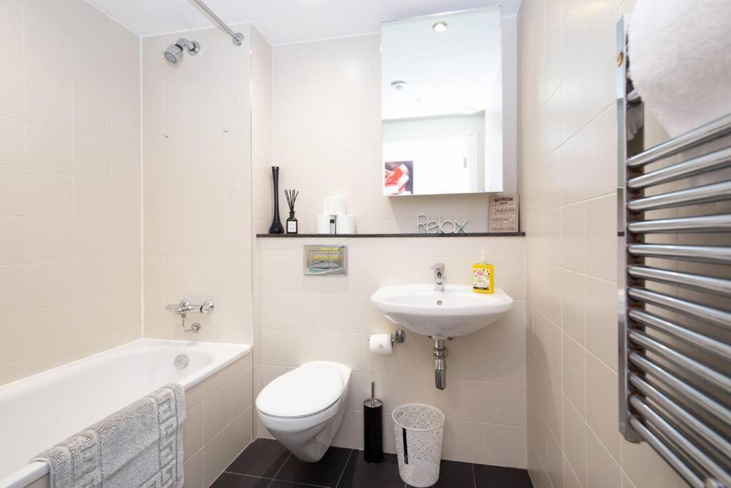 Stylish Mediacity 2Bed, Sleeps 6, Amazing Views 曼彻斯特 外观 照片