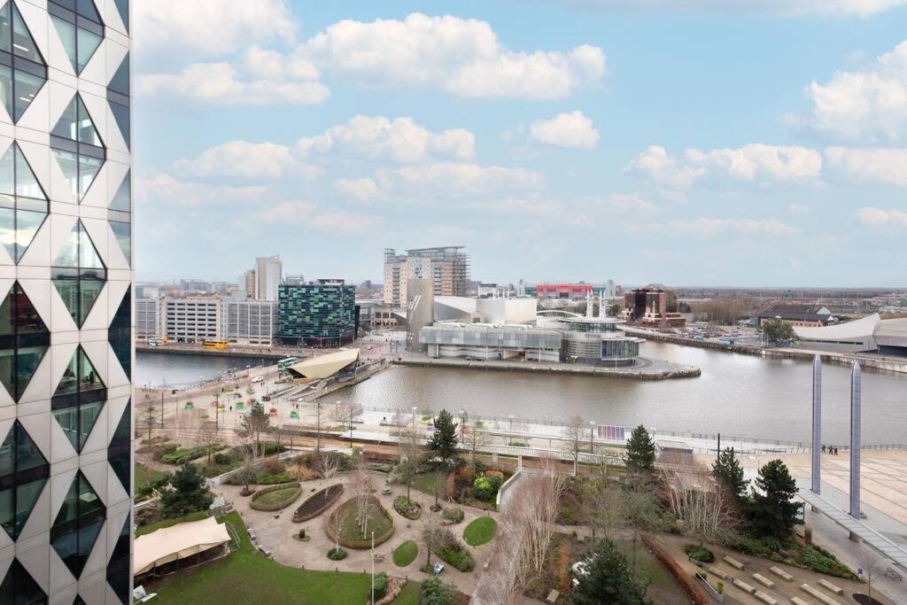 Stylish Mediacity 2Bed, Sleeps 6, Amazing Views 曼彻斯特 外观 照片