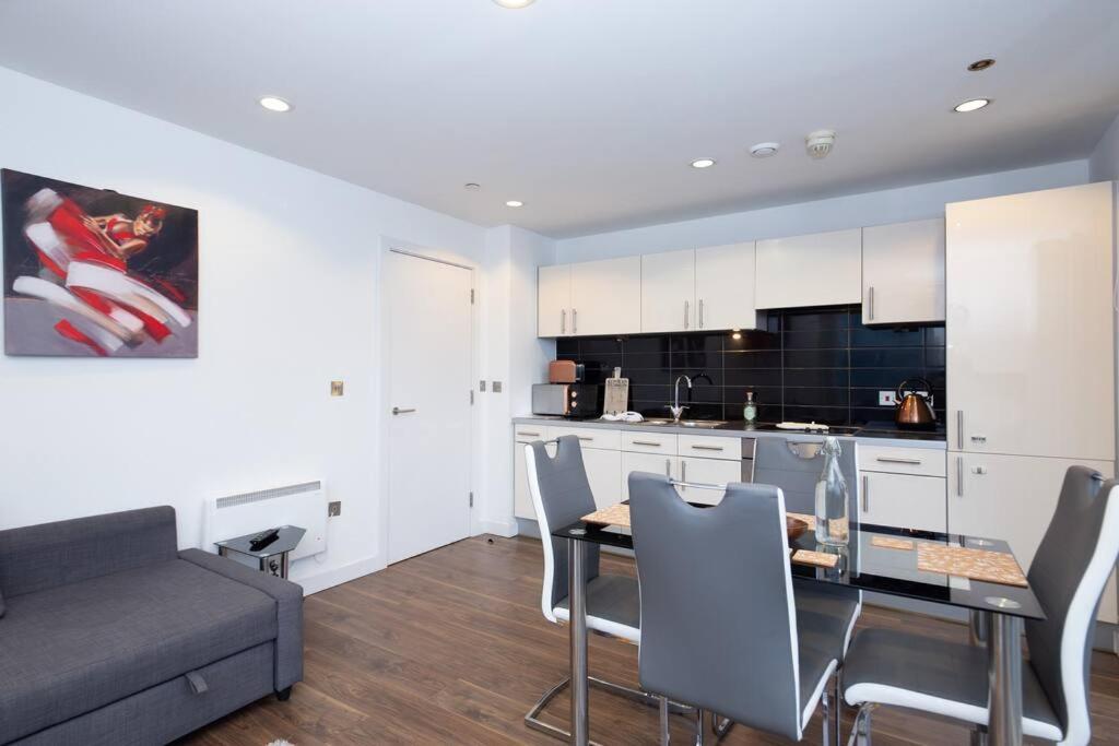 Stylish Mediacity 2Bed, Sleeps 6, Amazing Views 曼彻斯特 外观 照片