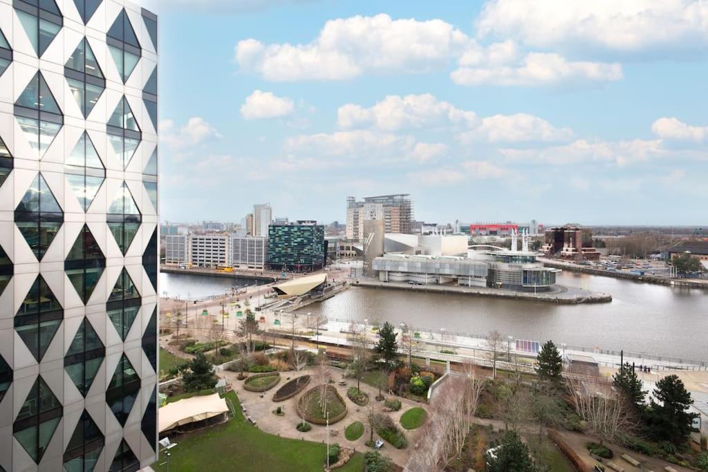 Stylish Mediacity 2Bed, Sleeps 6, Amazing Views 曼彻斯特 外观 照片