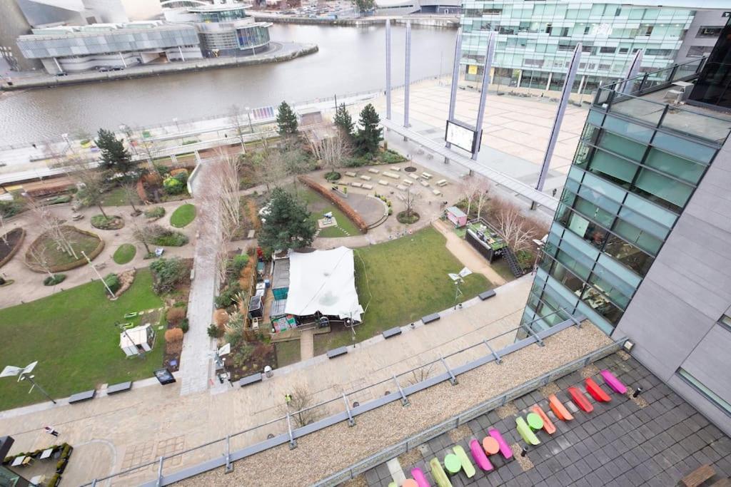 Stylish Mediacity 2Bed, Sleeps 6, Amazing Views 曼彻斯特 外观 照片