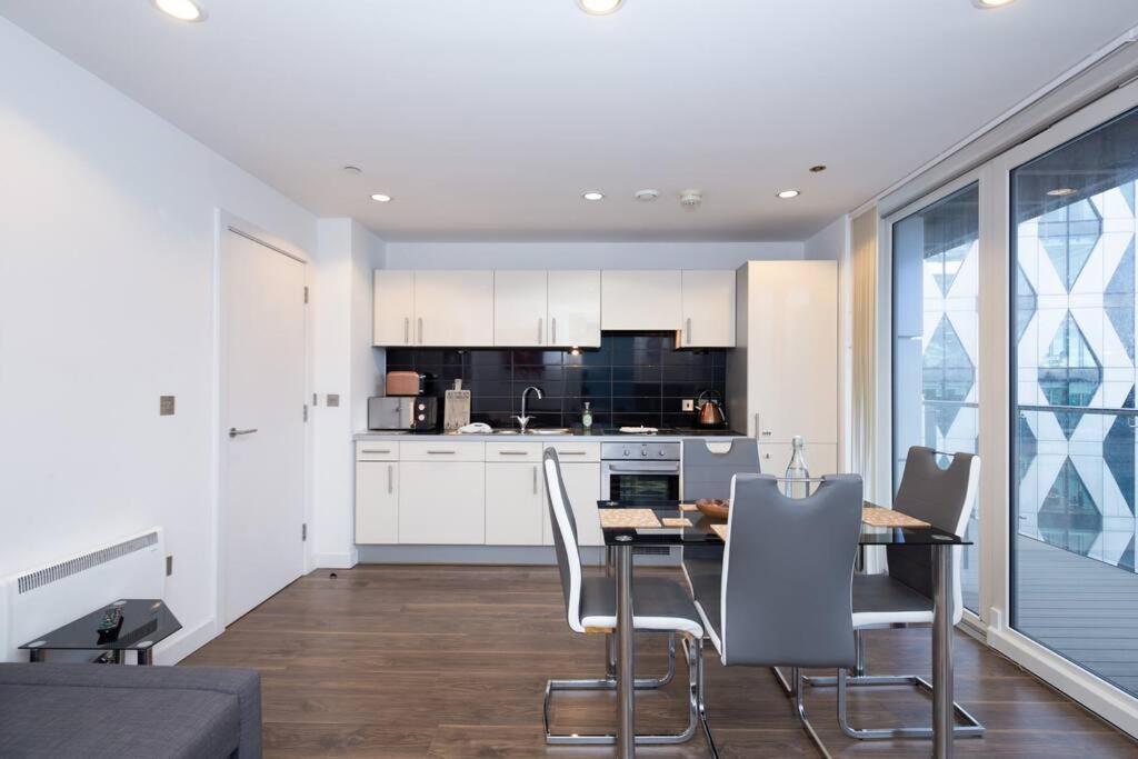 Stylish Mediacity 2Bed, Sleeps 6, Amazing Views 曼彻斯特 外观 照片