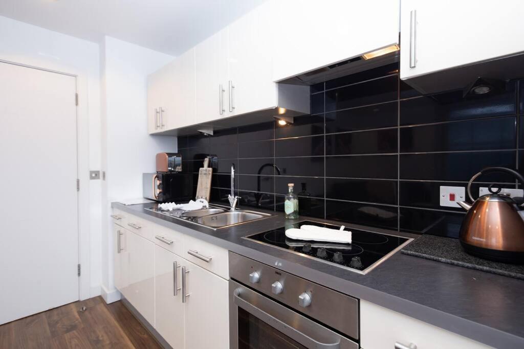 Stylish Mediacity 2Bed, Sleeps 6, Amazing Views 曼彻斯特 外观 照片