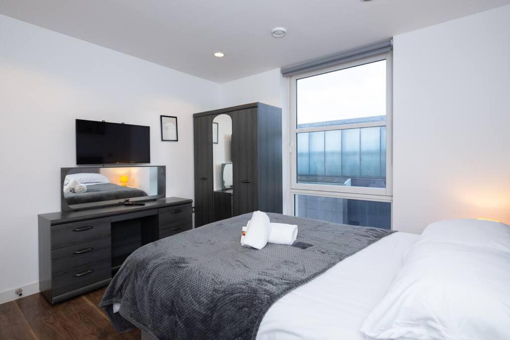 Stylish Mediacity 2Bed, Sleeps 6, Amazing Views 曼彻斯特 外观 照片