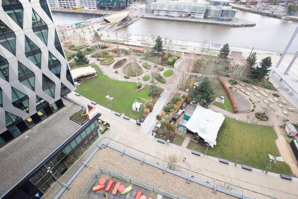 Stylish Mediacity 2Bed, Sleeps 6, Amazing Views 曼彻斯特 外观 照片