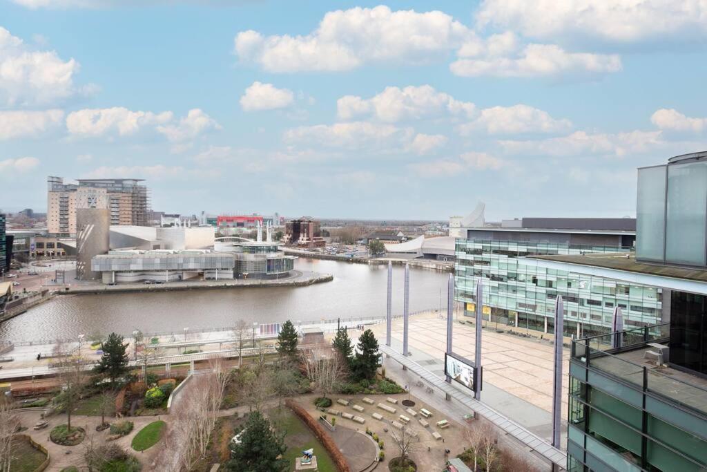 Stylish Mediacity 2Bed, Sleeps 6, Amazing Views 曼彻斯特 外观 照片