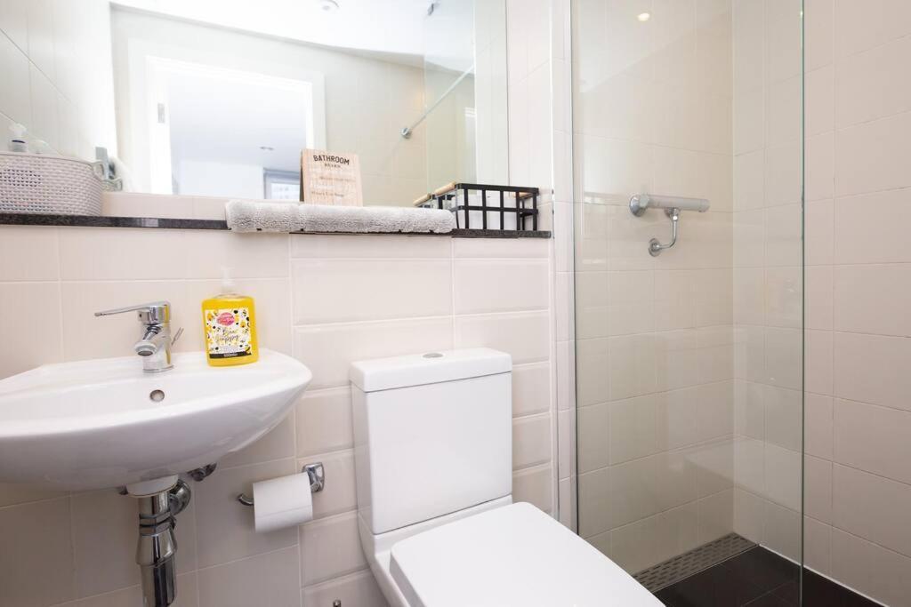 Stylish Mediacity 2Bed, Sleeps 6, Amazing Views 曼彻斯特 外观 照片