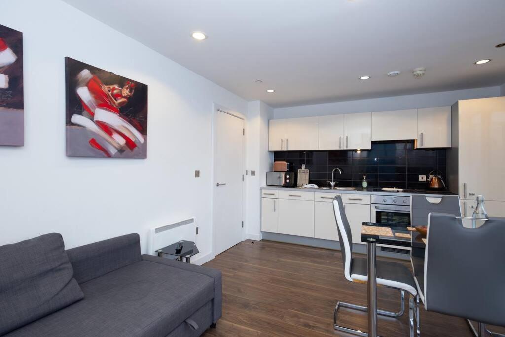 Stylish Mediacity 2Bed, Sleeps 6, Amazing Views 曼彻斯特 外观 照片