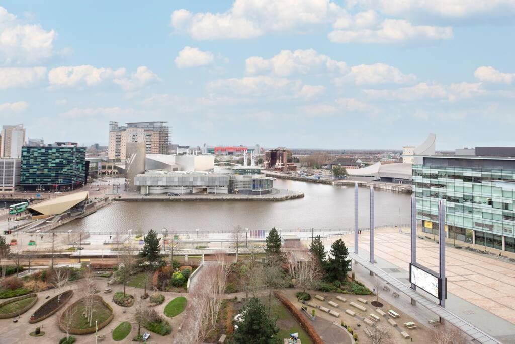 Stylish Mediacity 2Bed, Sleeps 6, Amazing Views 曼彻斯特 外观 照片