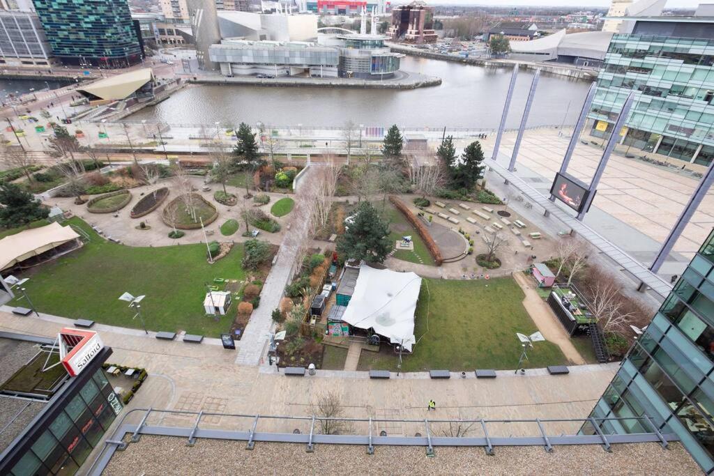 Stylish Mediacity 2Bed, Sleeps 6, Amazing Views 曼彻斯特 外观 照片